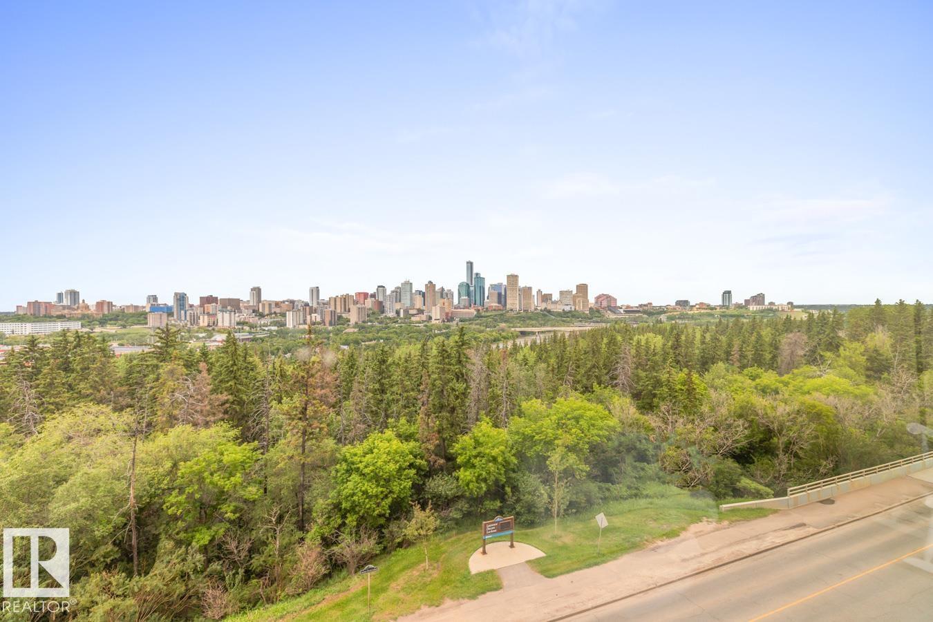 Photo 12 of 402 9929 Saskatchewan Dr Nw, Edmonton AB