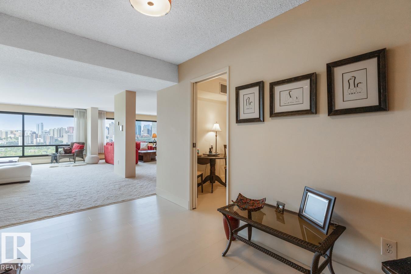 Photo 13 of 402 9929 Saskatchewan Dr Nw, Edmonton AB