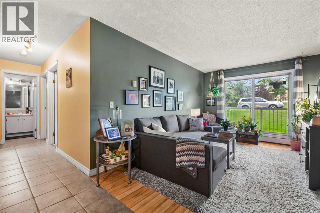 Single Family House for Sale in   Erlton Court SW Parkhill Calgary 