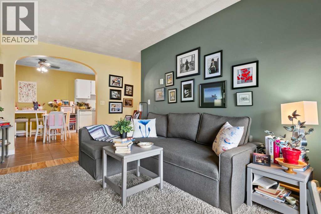 Single Family House for Sale in   Erlton Court SW Parkhill Calgary 