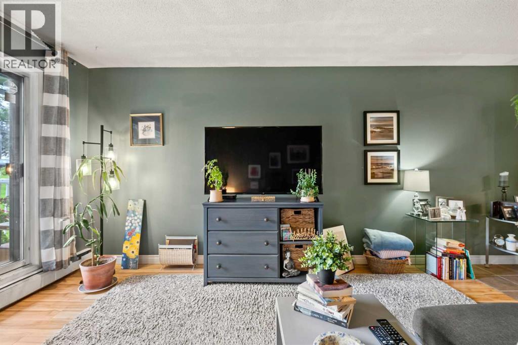 Single Family House for Sale in   Erlton Court SW Parkhill Calgary 