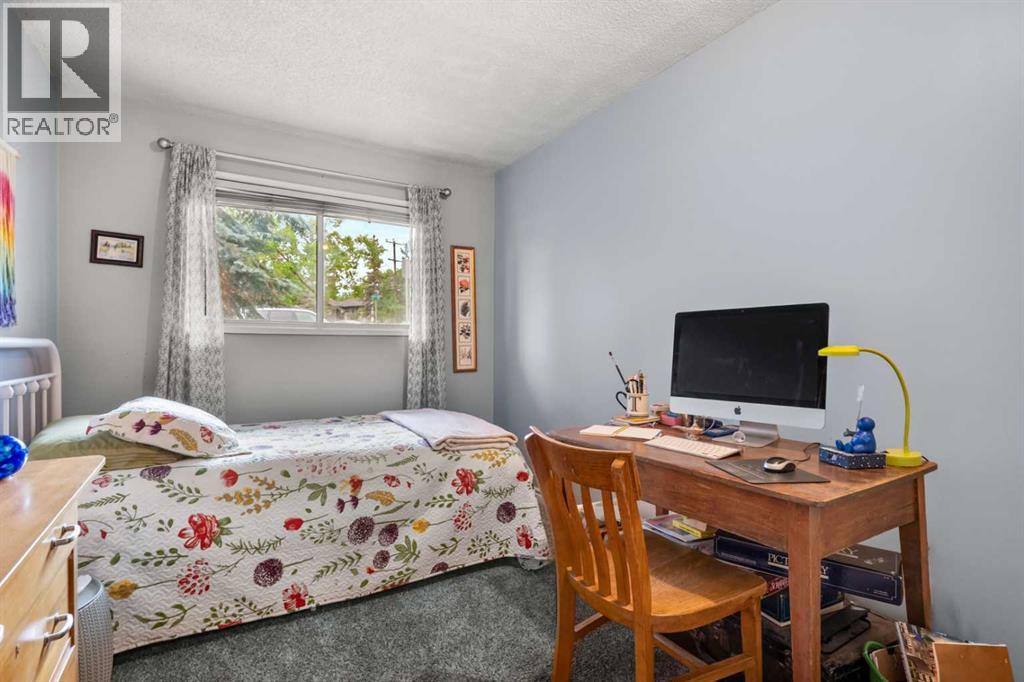 Single Family House for Sale in   Erlton Court SW Parkhill Calgary 