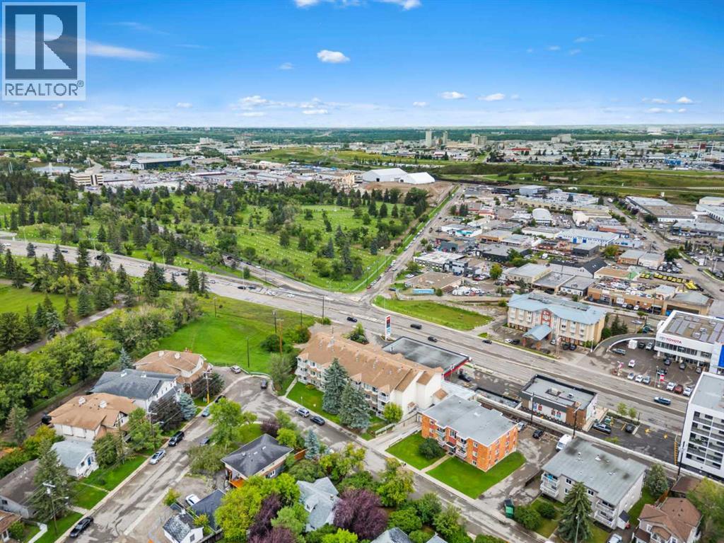 Single Family House for Sale in   Erlton Court SW Parkhill Calgary 