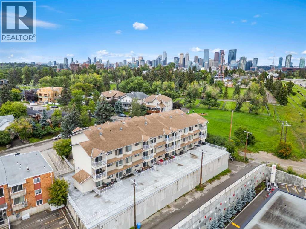 Single Family House for Sale in   Erlton Court SW Parkhill Calgary 