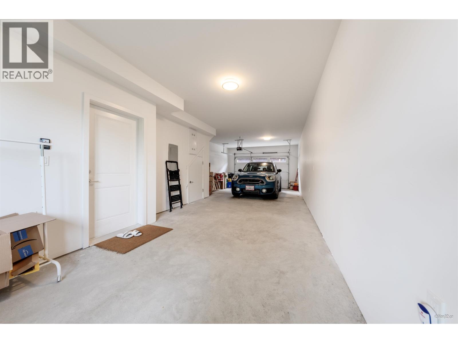 Photo 5 of 16 8600 Francis Road, Richmond BC