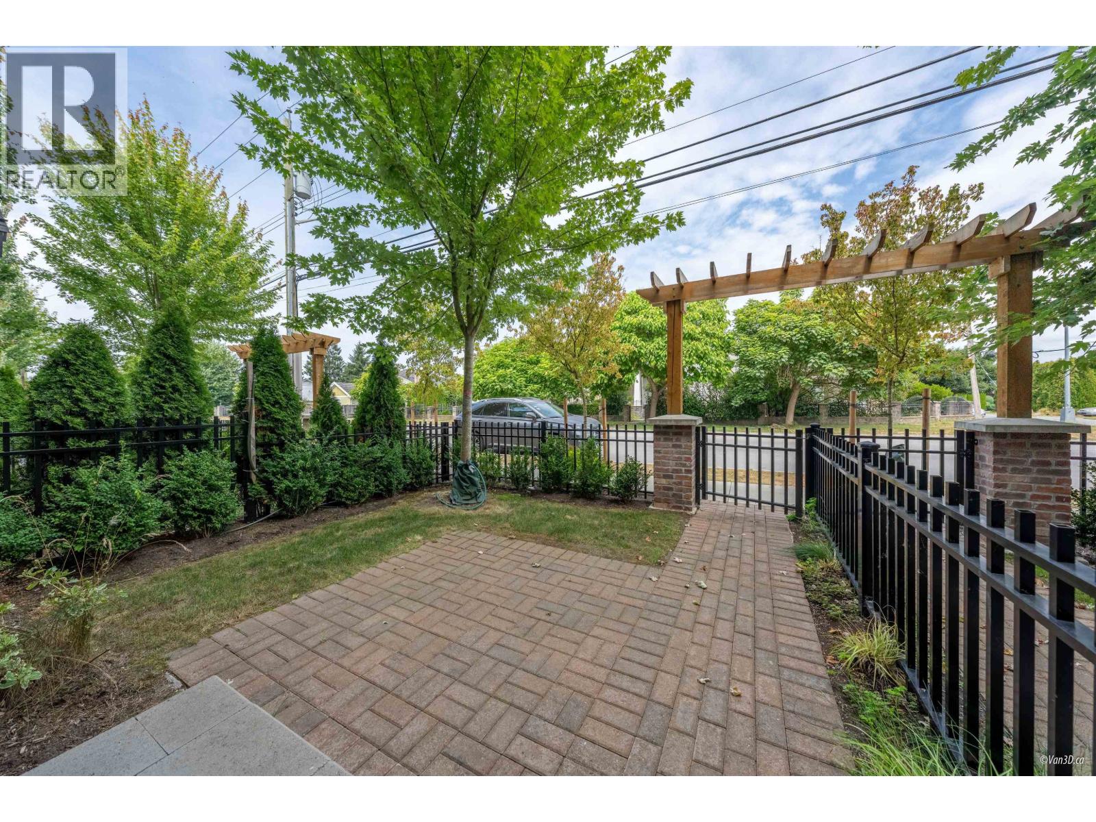 Photo 8 of 16 8600 Francis Road, Richmond BC