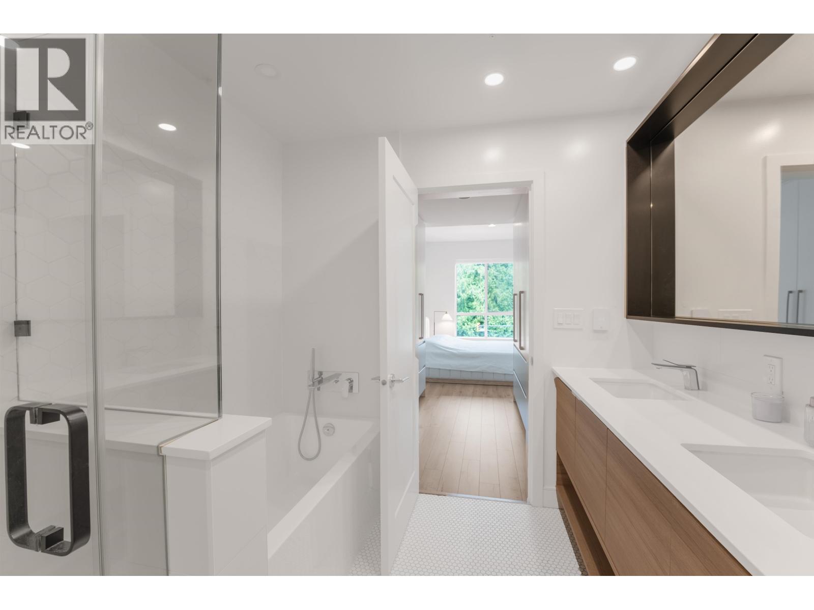 Photo 11 of 319 55 Klahanie Drive, Port Moody BC