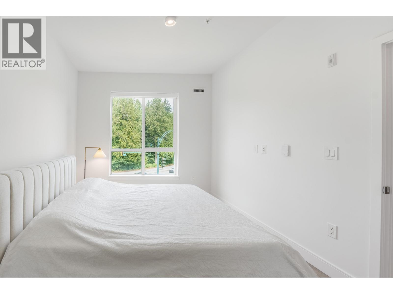 Photo 10 of 319 55 Klahanie Drive, Port Moody BC