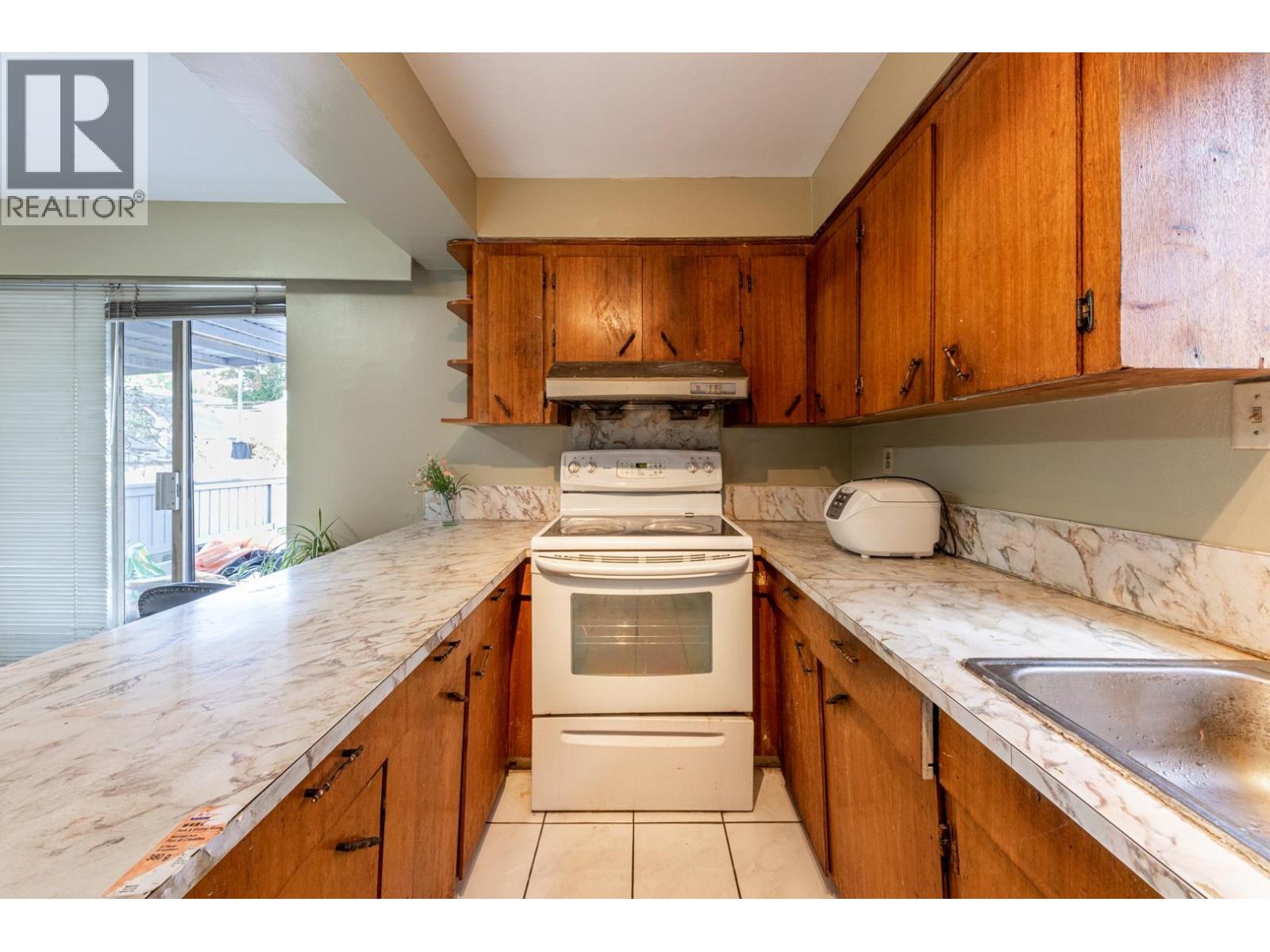 Photo 10 of 4005 Alice Street, Vancouver BC