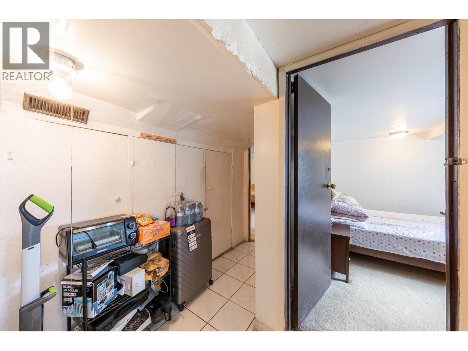 Photo 21 of 4005 Alice Street, Vancouver BC