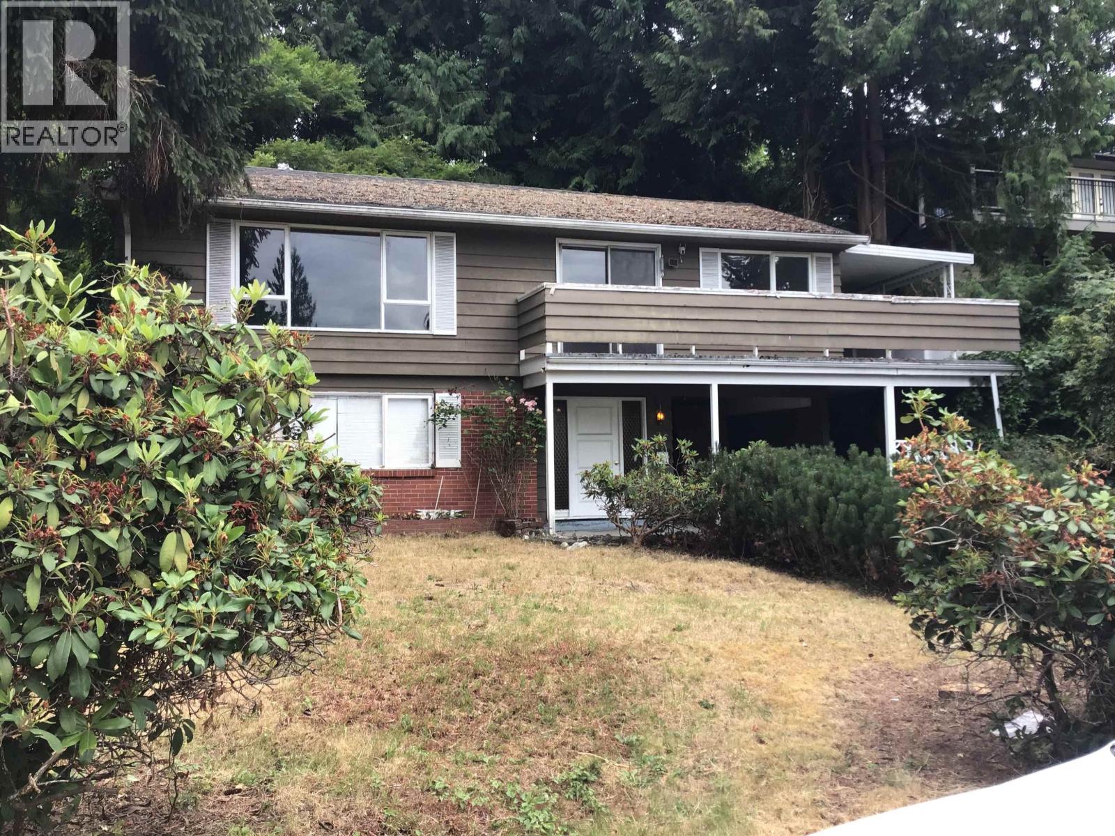 Photo 3 of 528 Greenway Avenue, North Vancouver BC