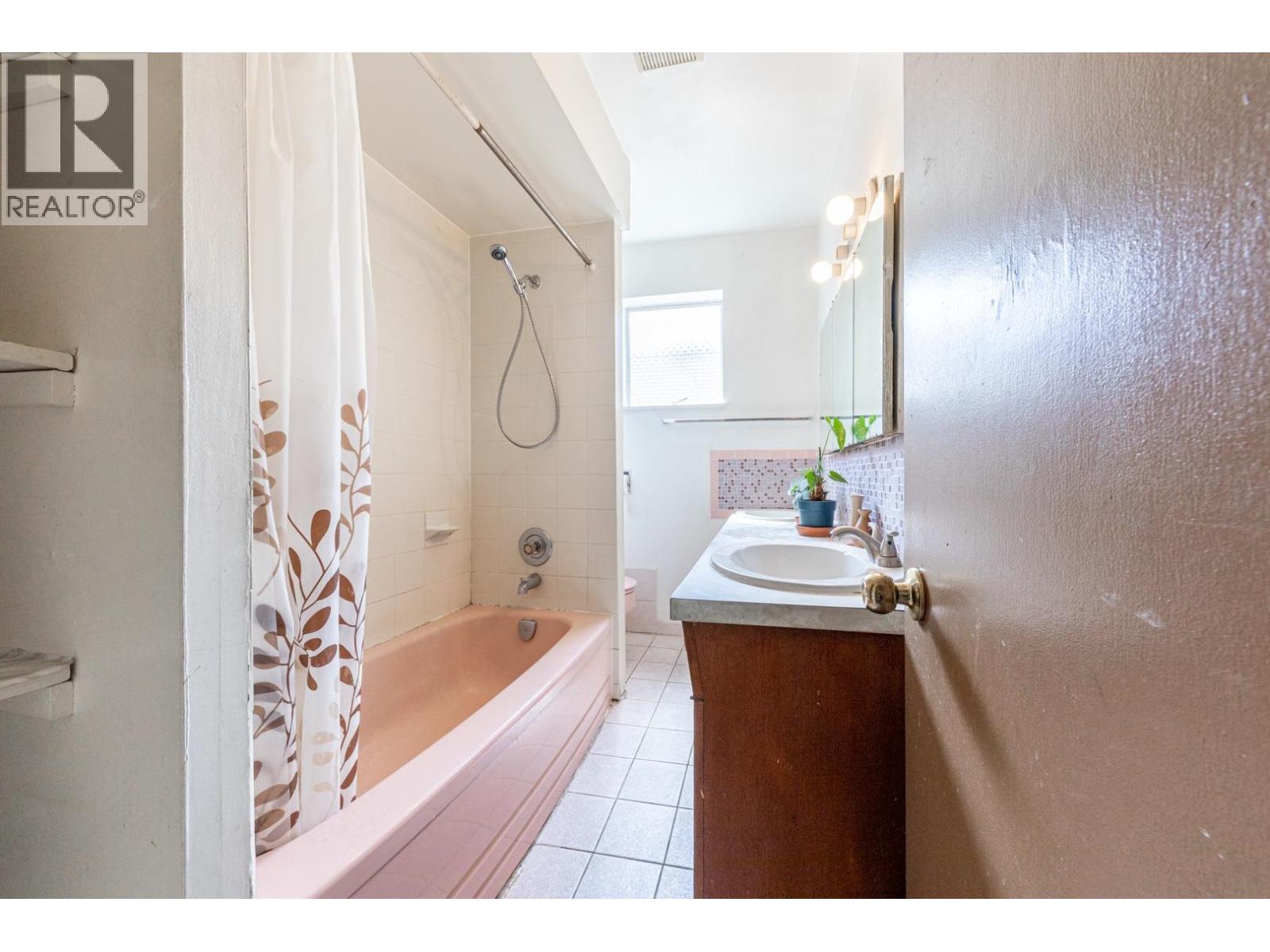Photo 14 of 4005 Alice Street, Vancouver BC