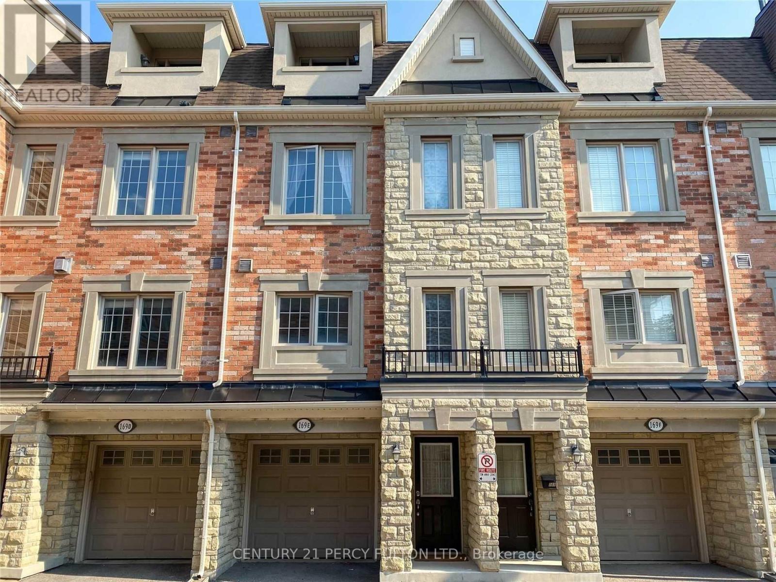 Photo 2 of 169 E Finch Avenue E, Toronto ON