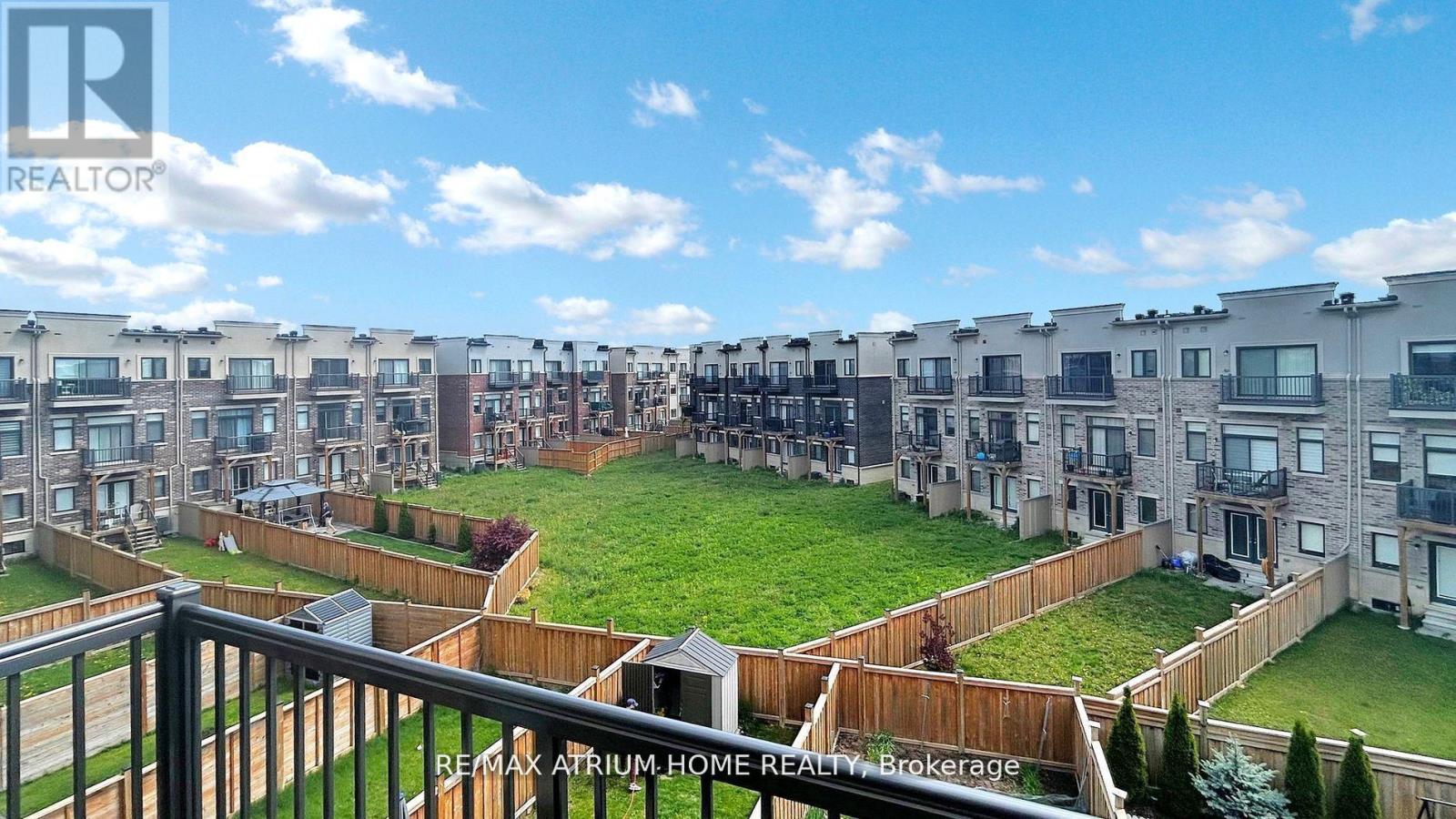 Photo 19 of 143 Arianna Crescent W, Vaughan ON