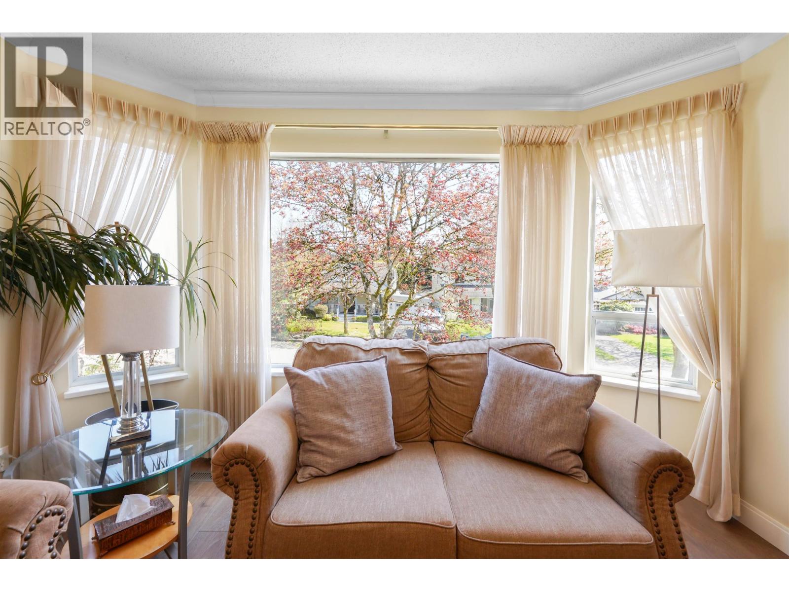Photo 9 of 883 Nairn Court, North Vancouver BC