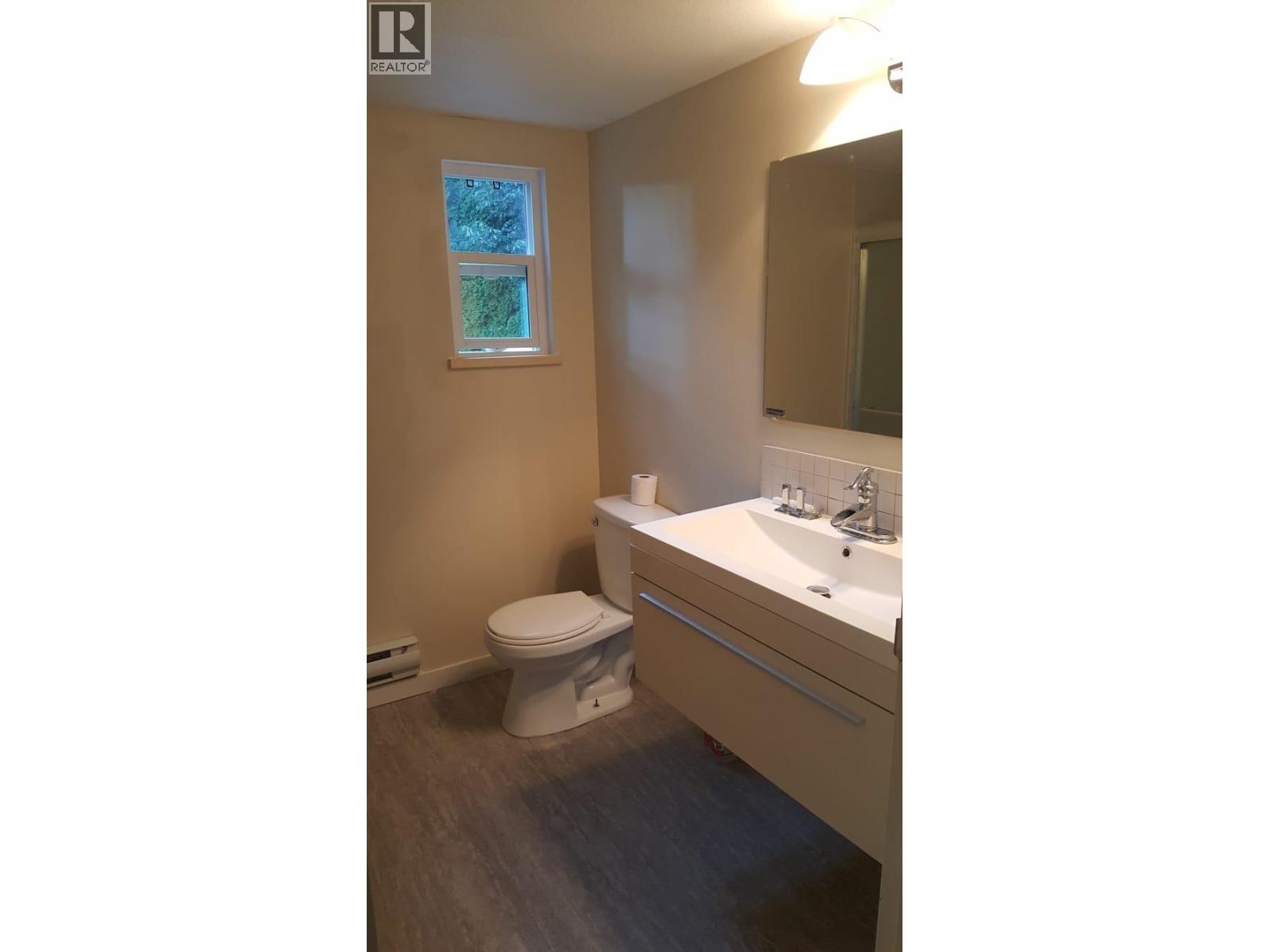 Photo 40 of 883 Nairn Court, North Vancouver BC
