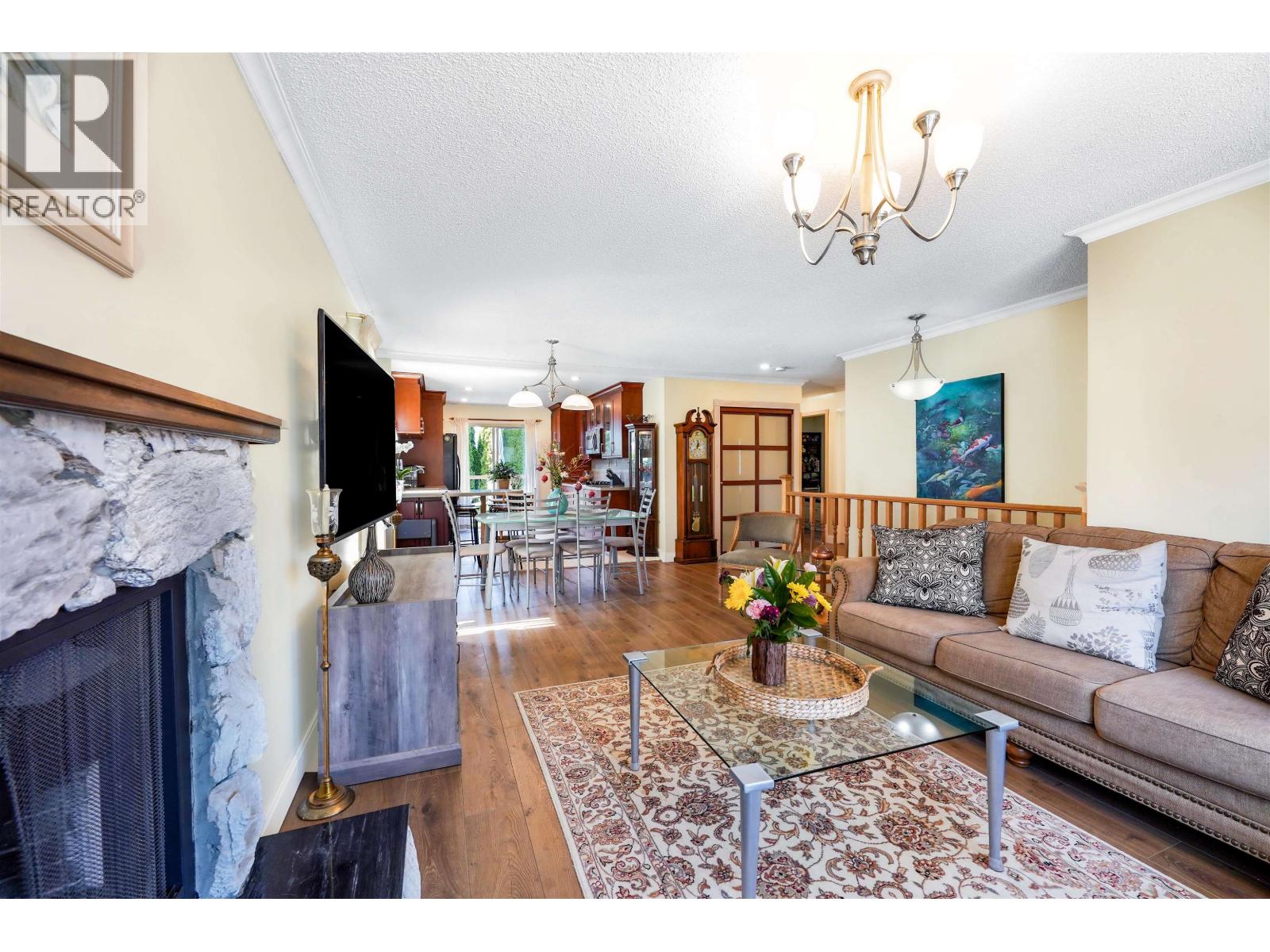 Photo 8 of 883 Nairn Court, North Vancouver BC