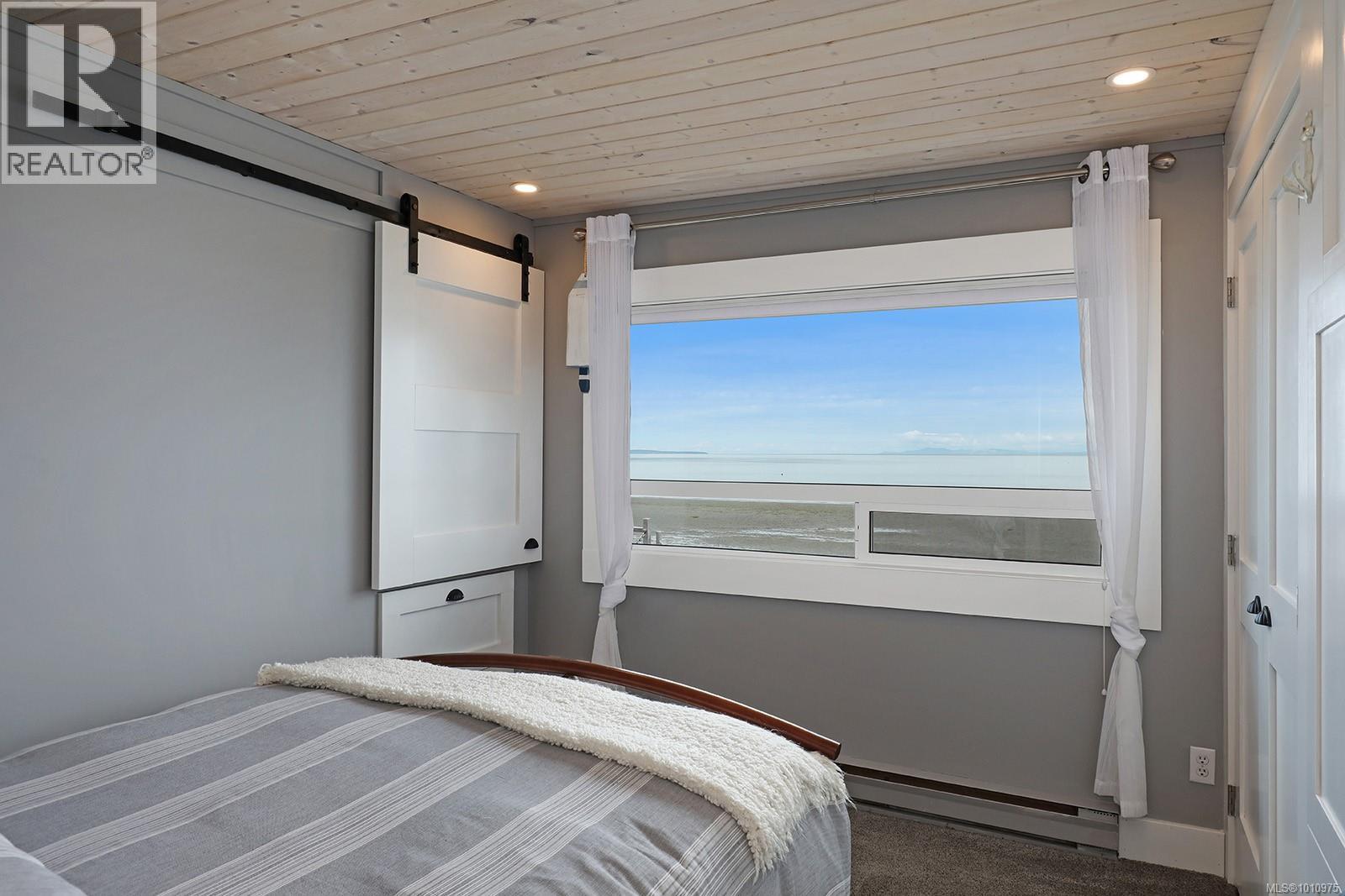 Photo 30 of 2935 Island Hwy W, Qualicum Beach BC