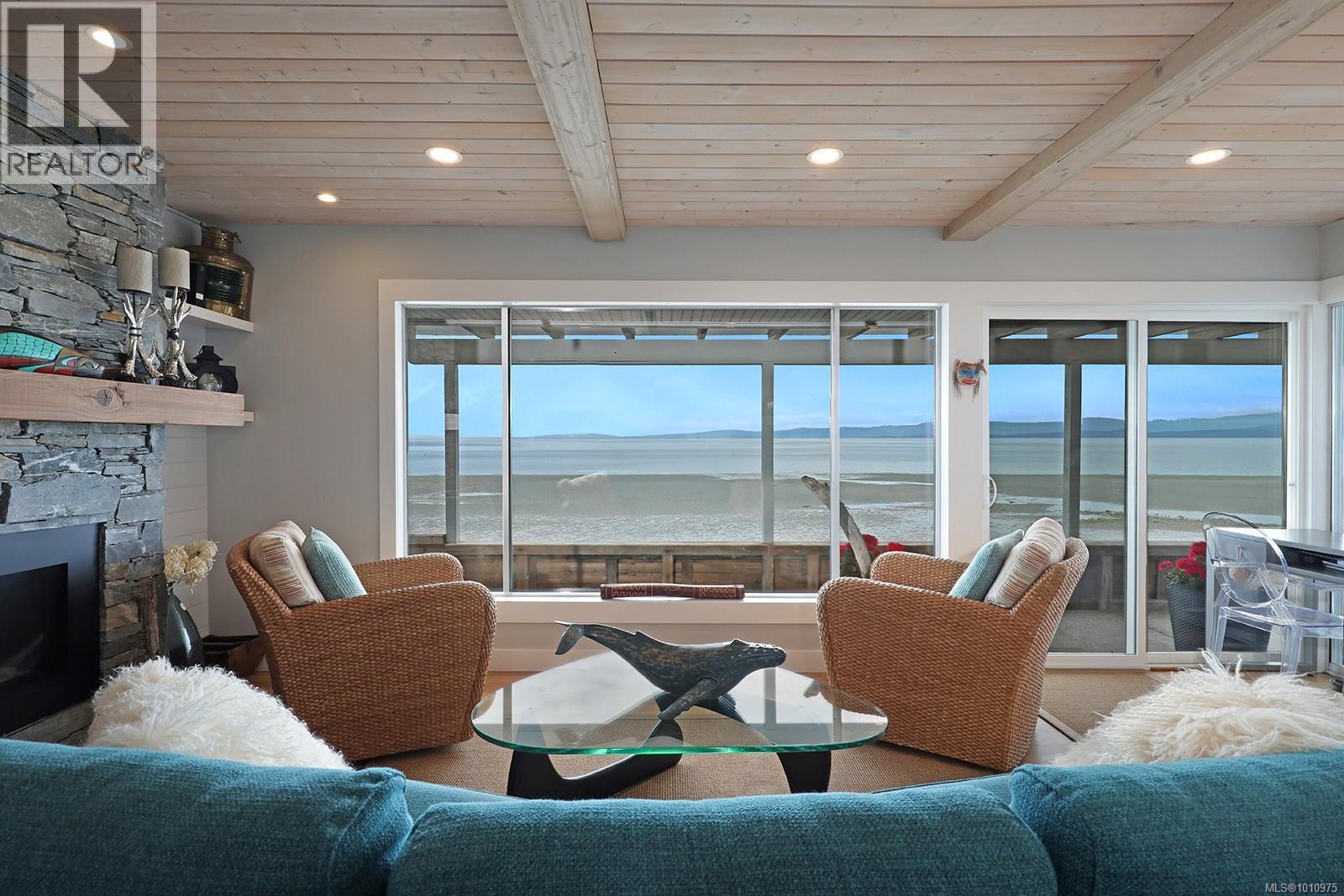 Photo 7 of 2935 Island Hwy W, Qualicum Beach BC