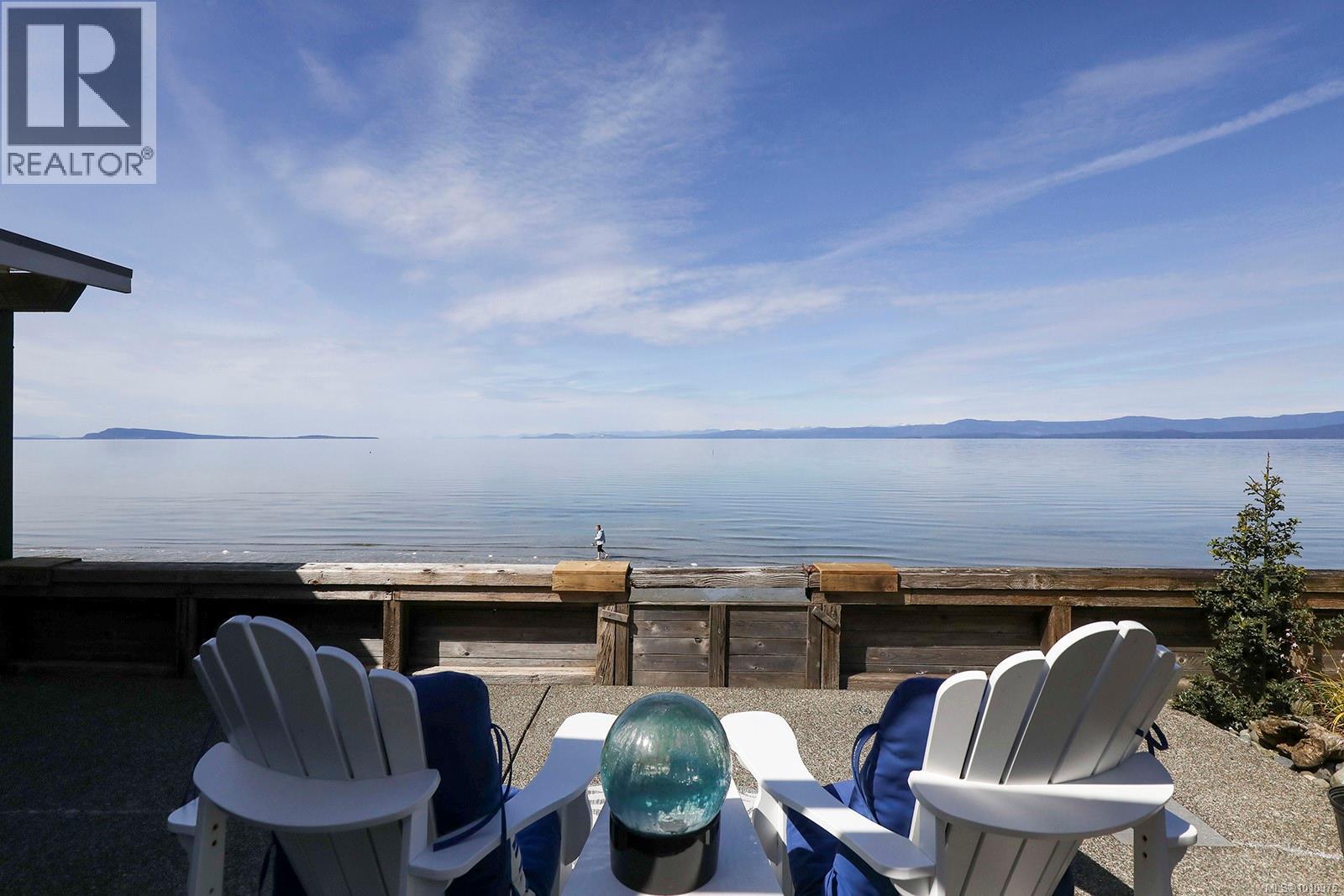 Photo 8 of 2935 Island Hwy W, Qualicum Beach BC