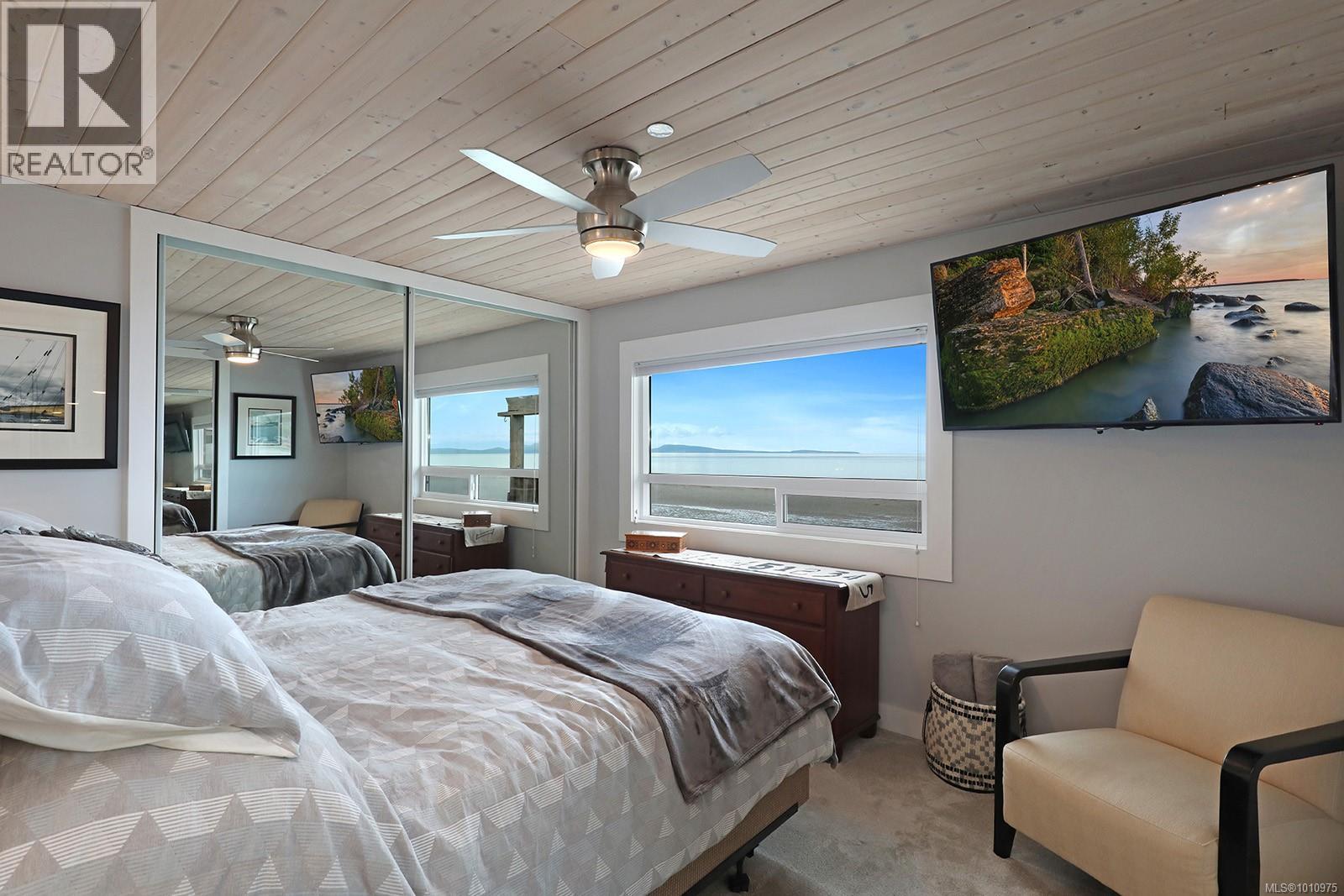 Photo 33 of 2935 Island Hwy W, Qualicum Beach BC
