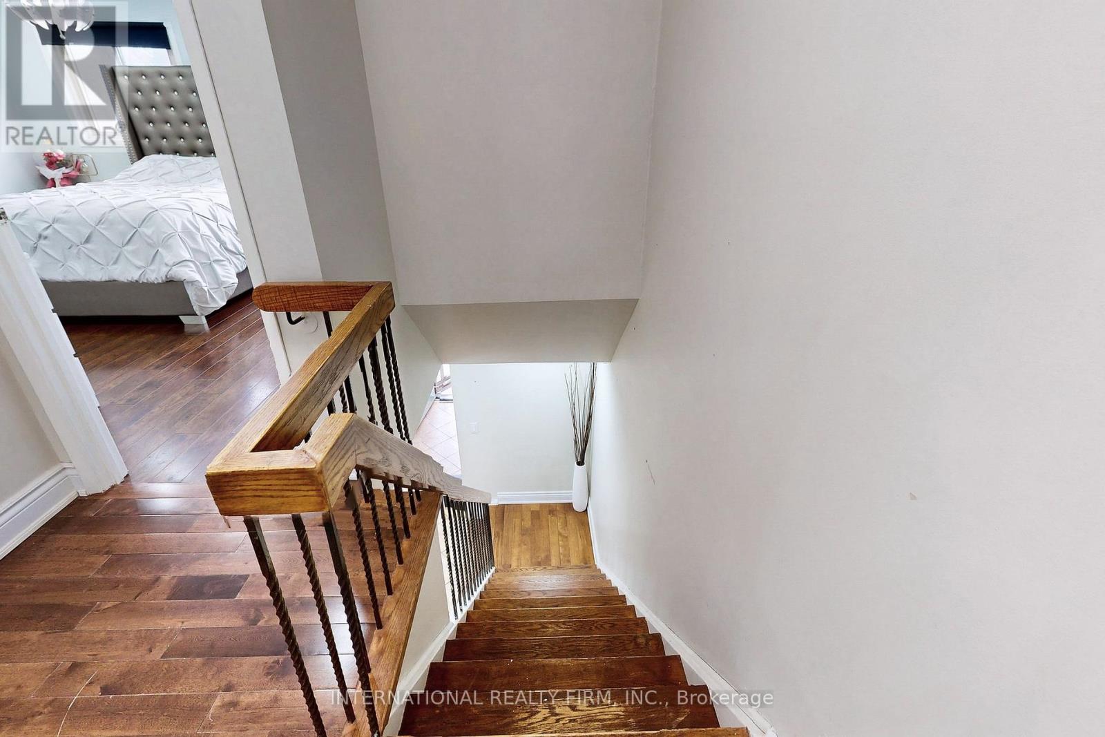 Photo 21 of 62 60 Hanson Road, Mississauga ON
