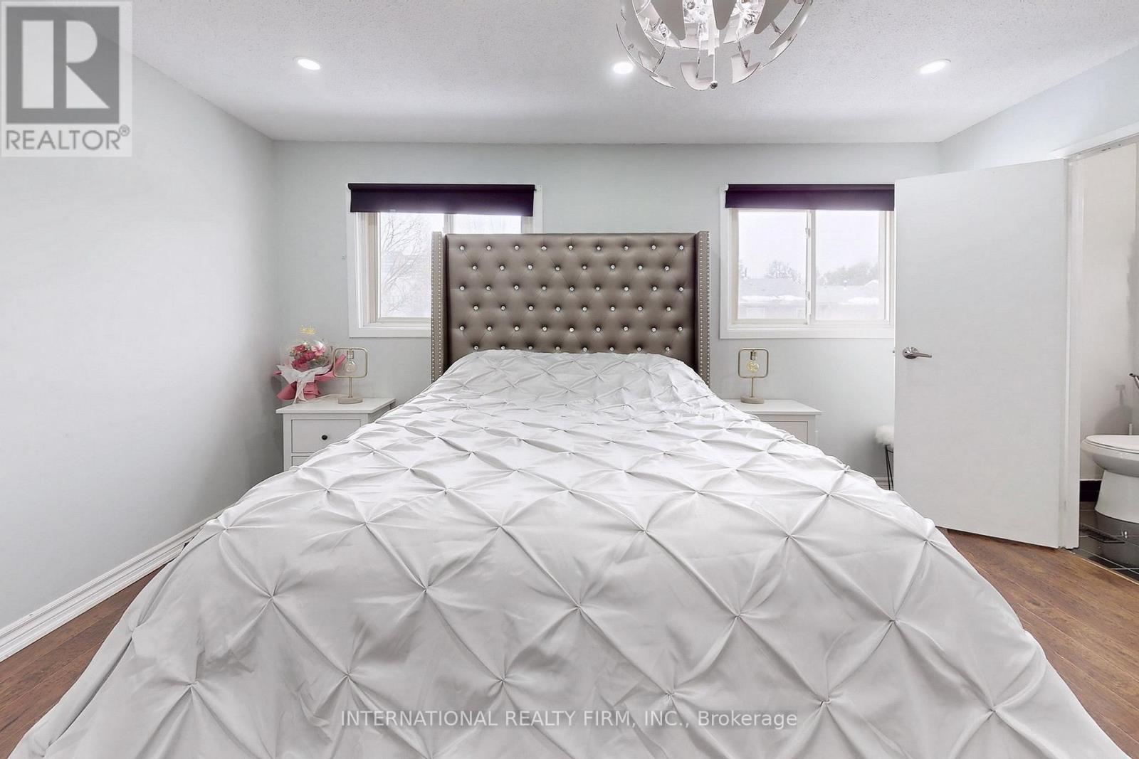Photo 30 of 62 60 Hanson Road, Mississauga ON