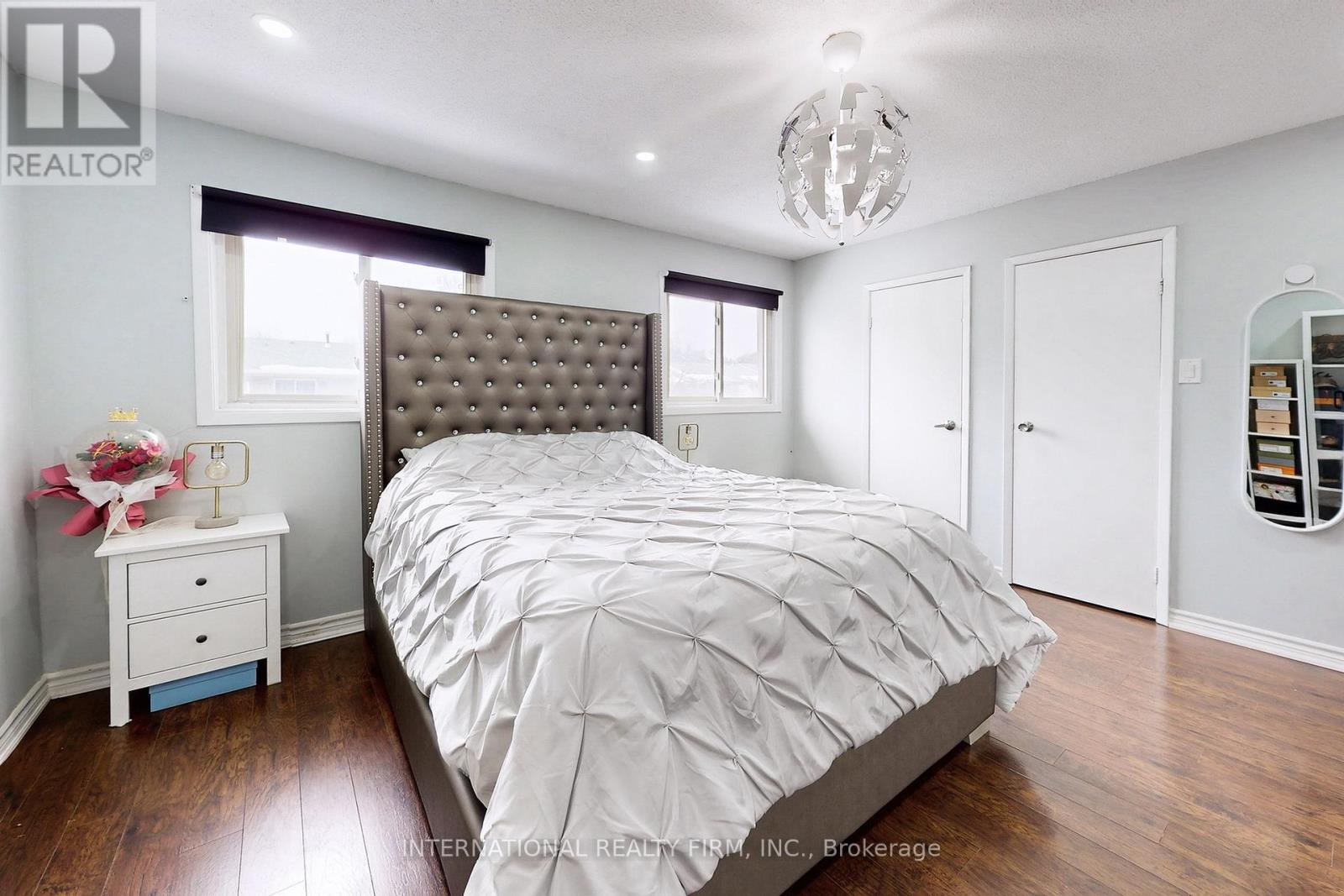 Photo 19 of 62 60 Hanson Road, Mississauga ON