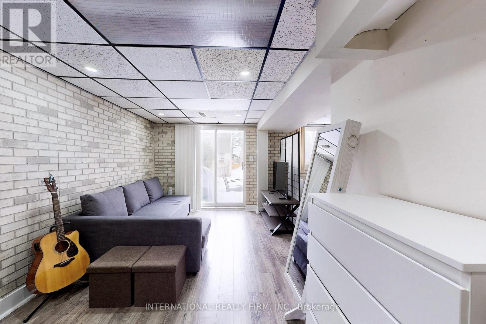 Photo 39 of 62 60 Hanson Road, Mississauga ON