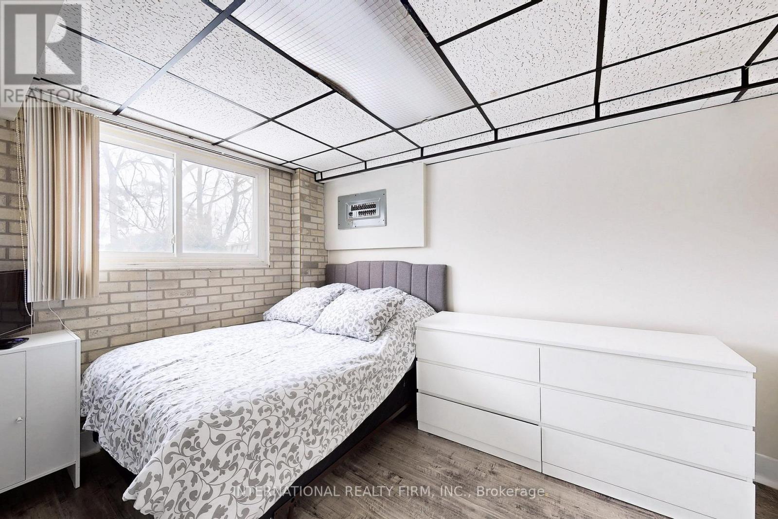 Photo 17 of 62 60 Hanson Road, Mississauga ON