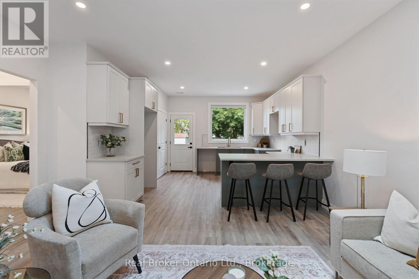 Photo 16 of 71 Balfour Street, Brantford ON