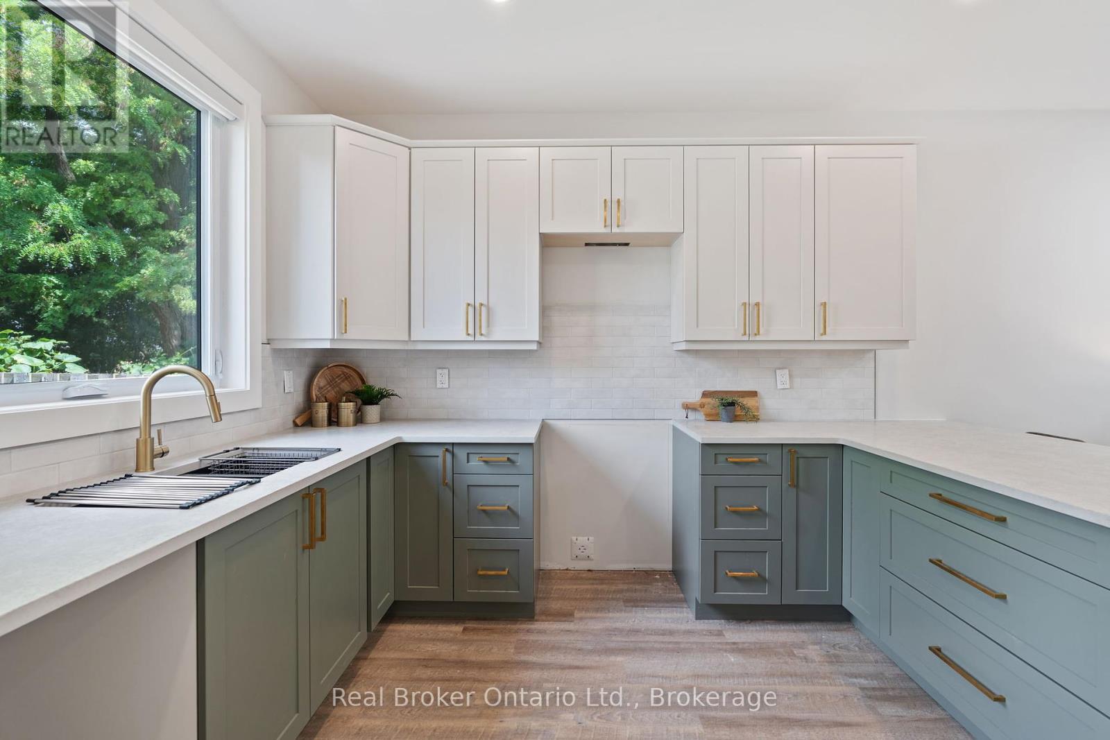Photo 30 of 71 Balfour Street, Brantford ON