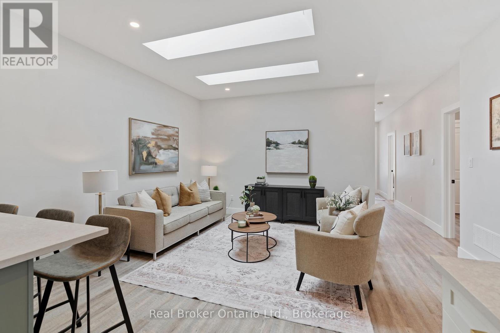 Photo 9 of 71 Balfour Street, Brantford ON