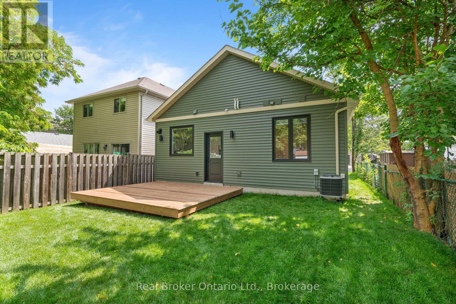 Photo 21 of 71 Balfour Street, Brantford ON