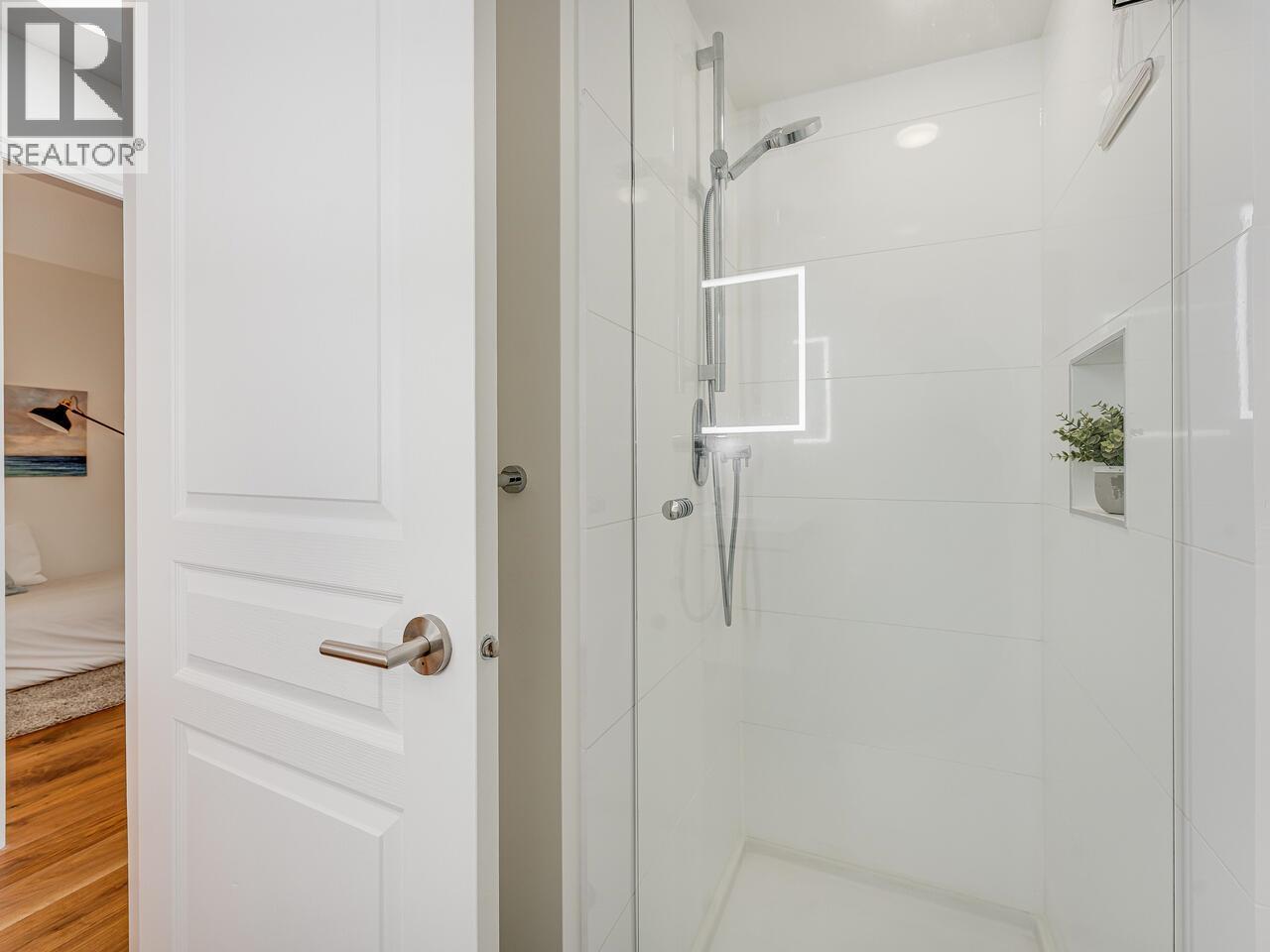Photo 16 of 204 2181 W 12 Th Avenue, Vancouver BC