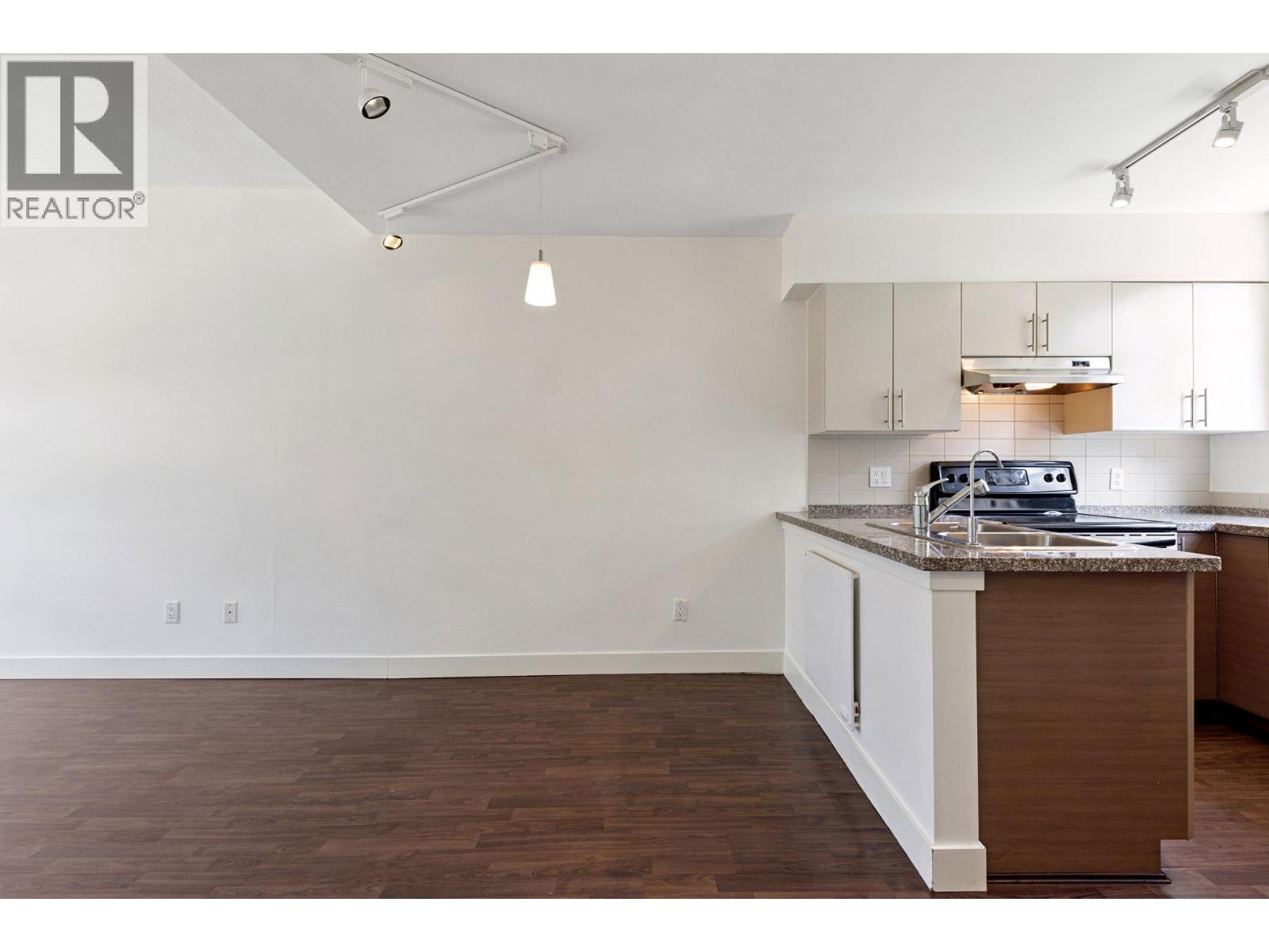 Photo 30 of 204 5632 Kings Road, Vancouver BC
