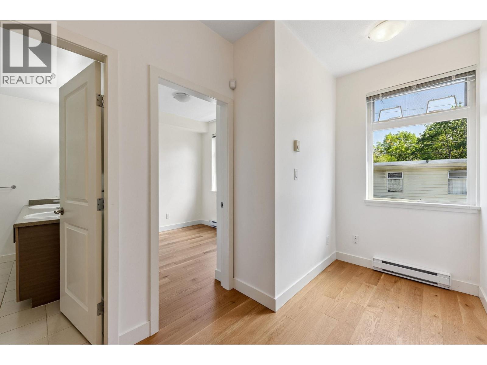 Photo 6 of 204 5632 Kings Road, Vancouver BC