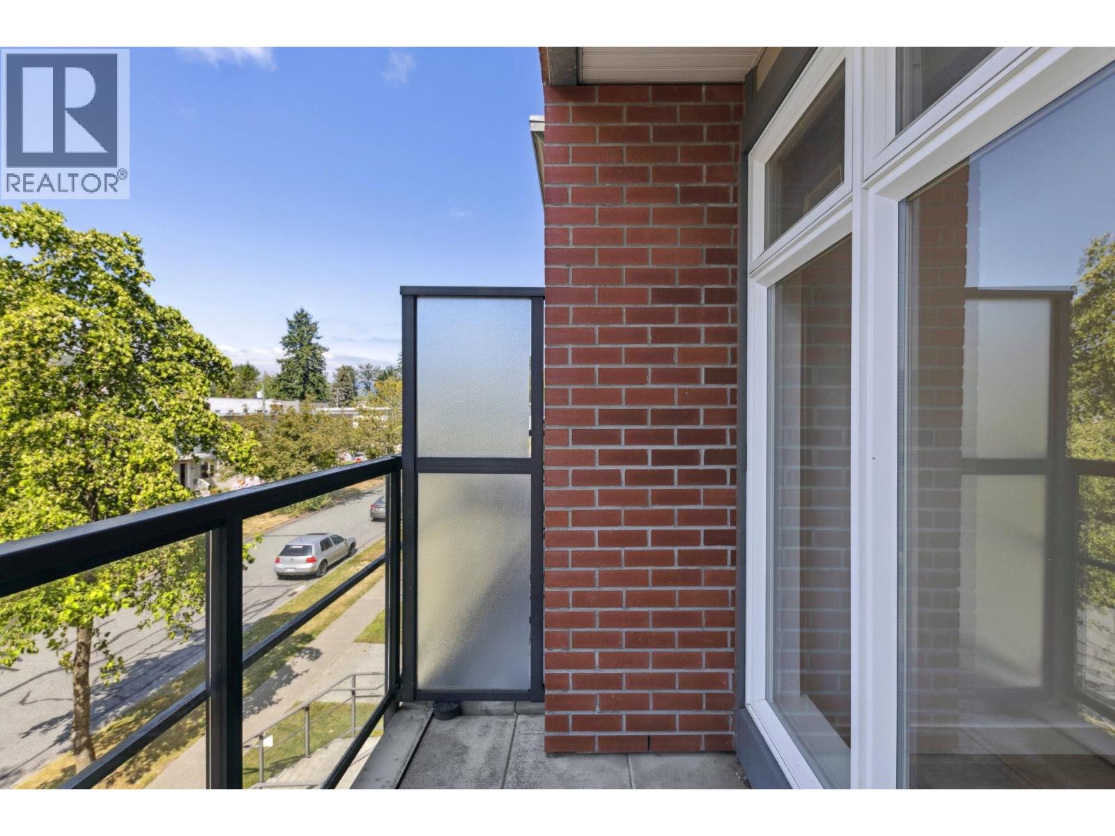 Photo 12 of 204 5632 Kings Road, Vancouver BC