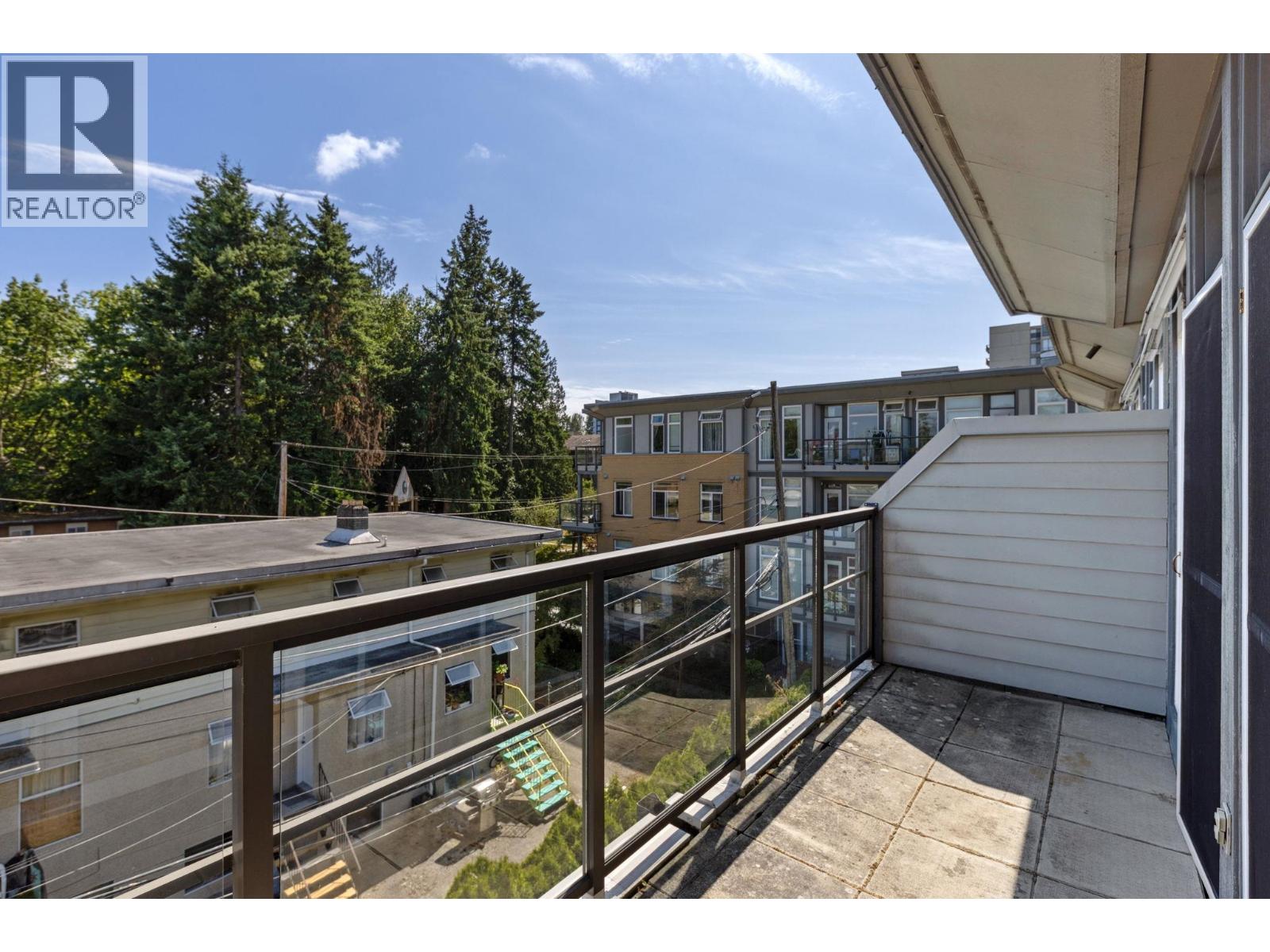 Photo 16 of 204 5632 Kings Road, Vancouver BC