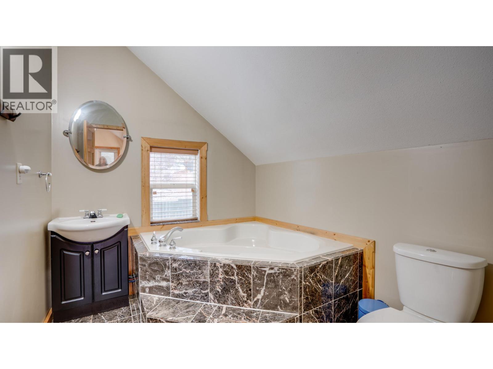  810 Firwood Road, Kelowna