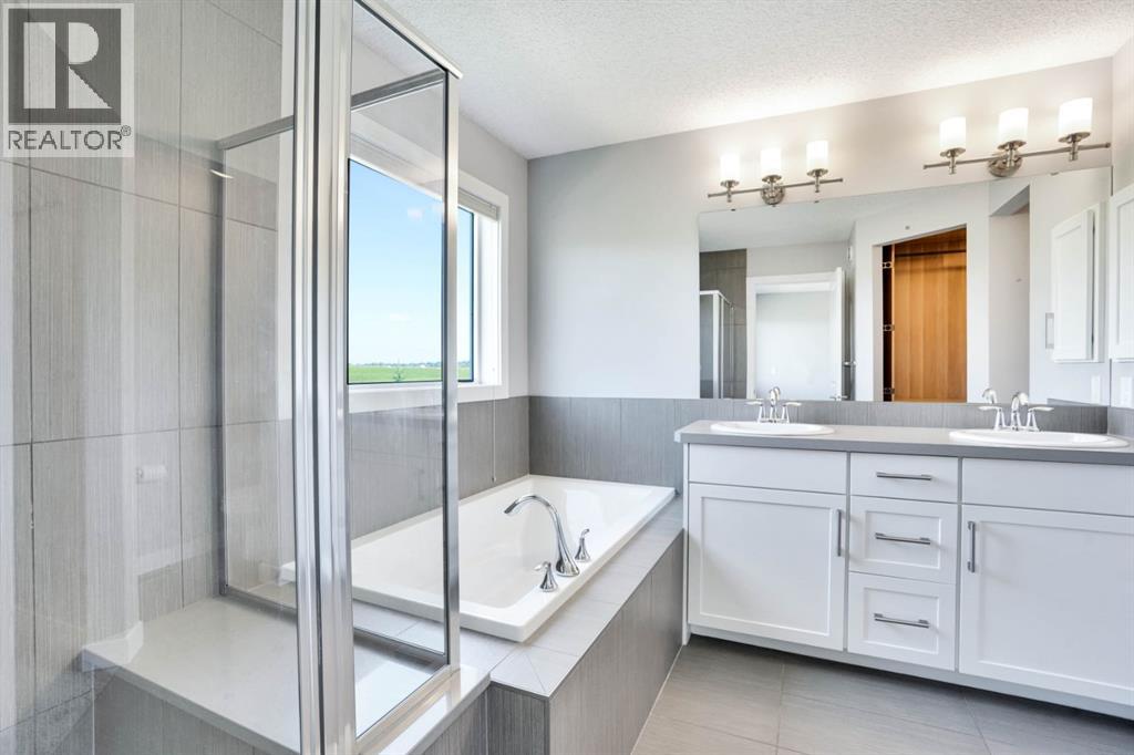 Single Family House for Sale in  Chaparral Valley Way SE Chaparral Calgary 
