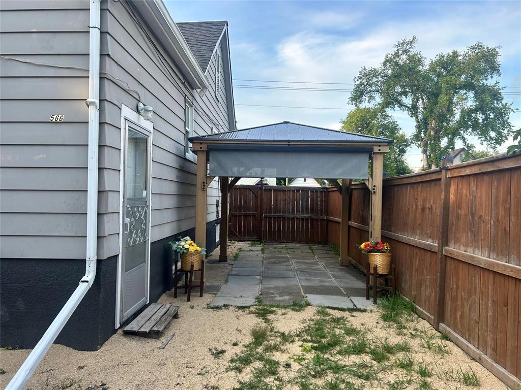 Photo 12 of 566 Burrows Avenue, Winnipeg MB