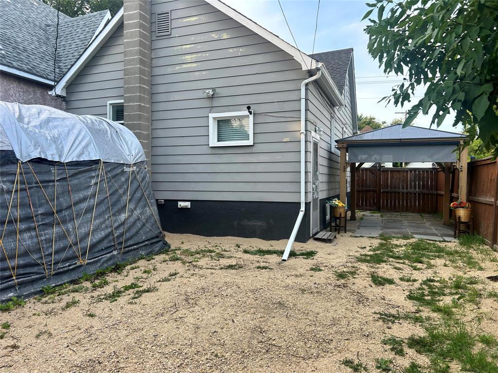 Photo 15 of 566 Burrows Avenue, Winnipeg MB