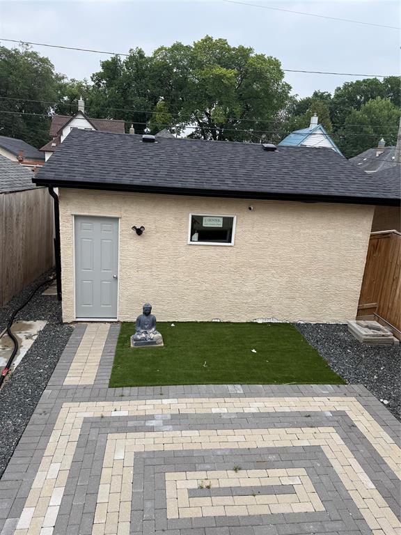 Photo 2 of 971 Strathcona Street, Winnipeg MB