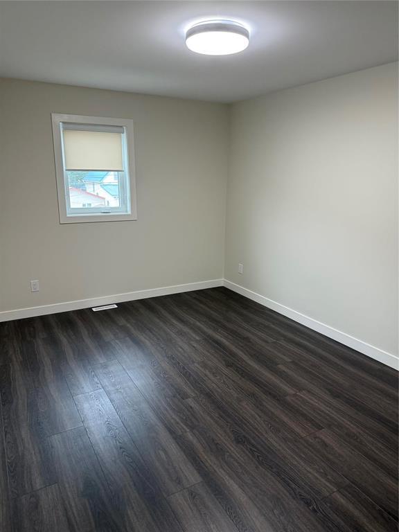 Photo 9 of 971 Strathcona Street, Winnipeg MB