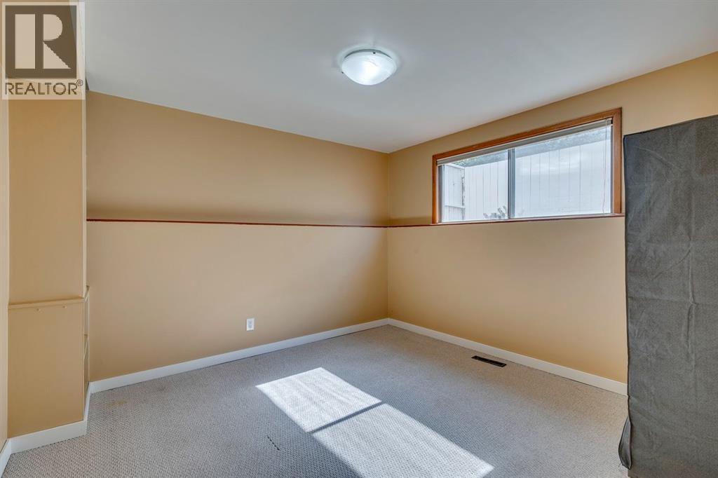 Single Family House 4 Level for Sale in  Sackville Drive SW Southwood Calgary 