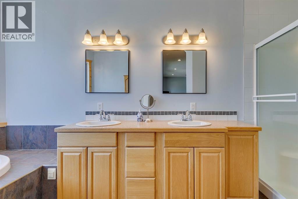 Single Family House 4 Level for Sale in  Sackville Drive SW Southwood Calgary 