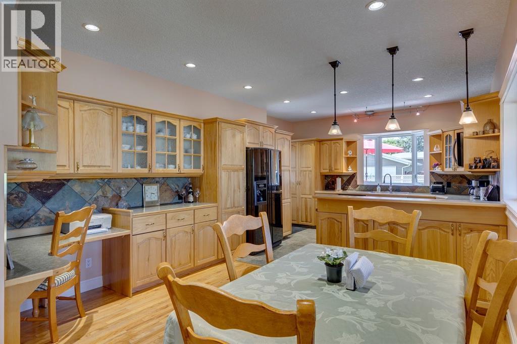 Single Family House 4 Level for Sale in  Sackville Drive SW Southwood Calgary 