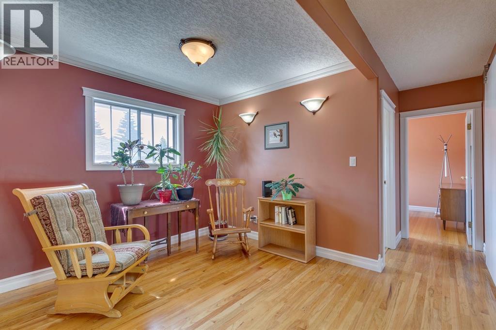 Single Family House 4 Level for Sale in  Sackville Drive SW Southwood Calgary 