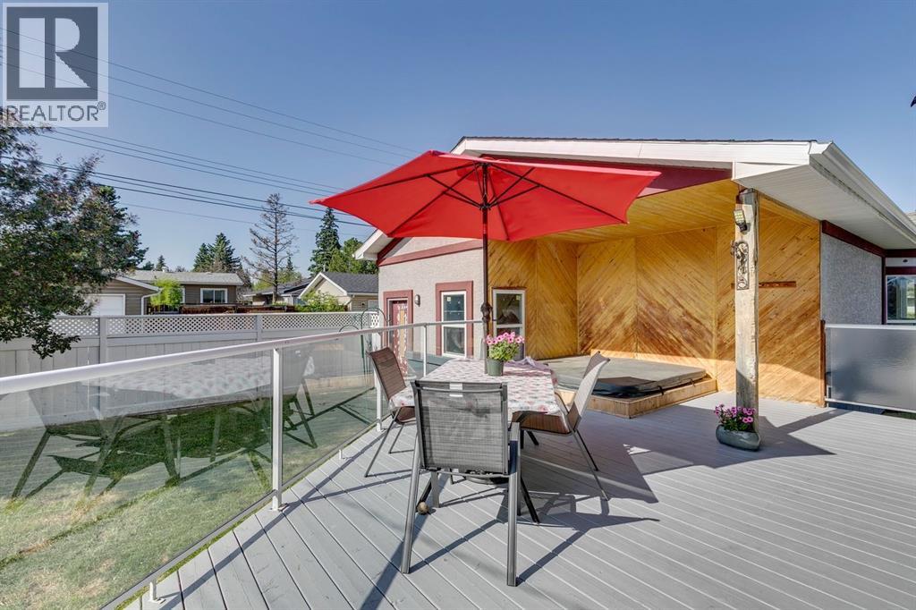Single Family House 4 Level for Sale in  Sackville Drive SW Southwood Calgary 
